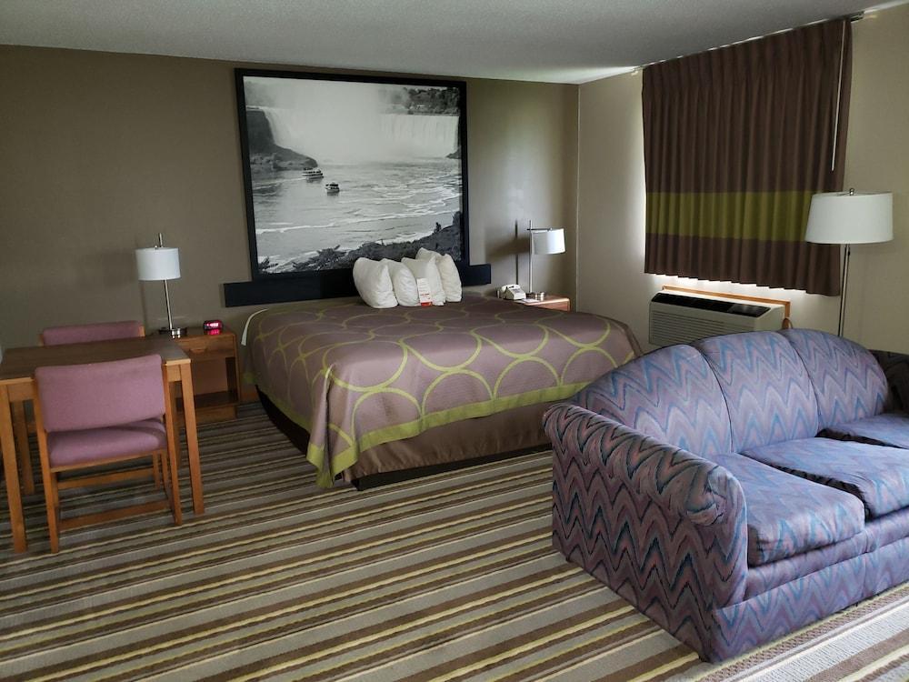 Super 8 by Wyndham Watseka Hotell Eksteriør bilde