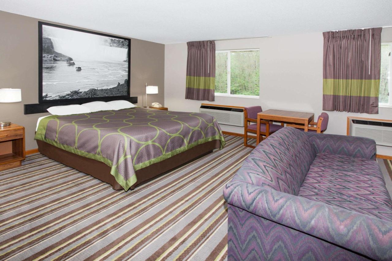 Super 8 by Wyndham Watseka Hotell Eksteriør bilde