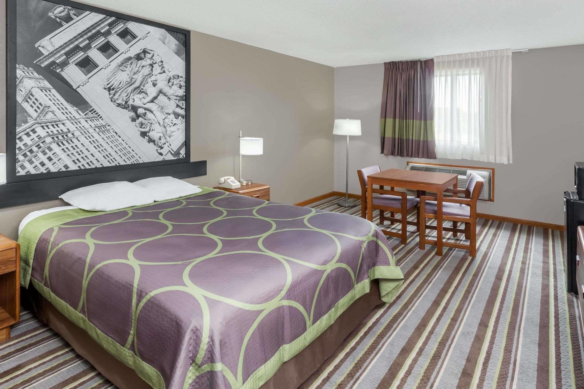 Super 8 by Wyndham Watseka Hotell Eksteriør bilde